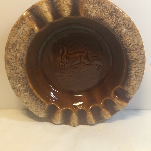 Vintage Brown Ceramic Ashtray with Deer Design Hull USA - Picture 13 of 13